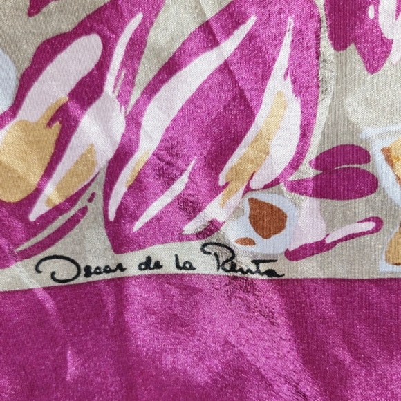 VINTAGE OSCAR de la RENTA SQUARE SILK ABSTRACT PRINT DESIGNER SCARF - Picture 6 of 7